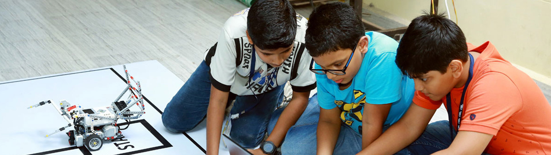 Innovation Hub School > La Fondation Dassault Systèmes