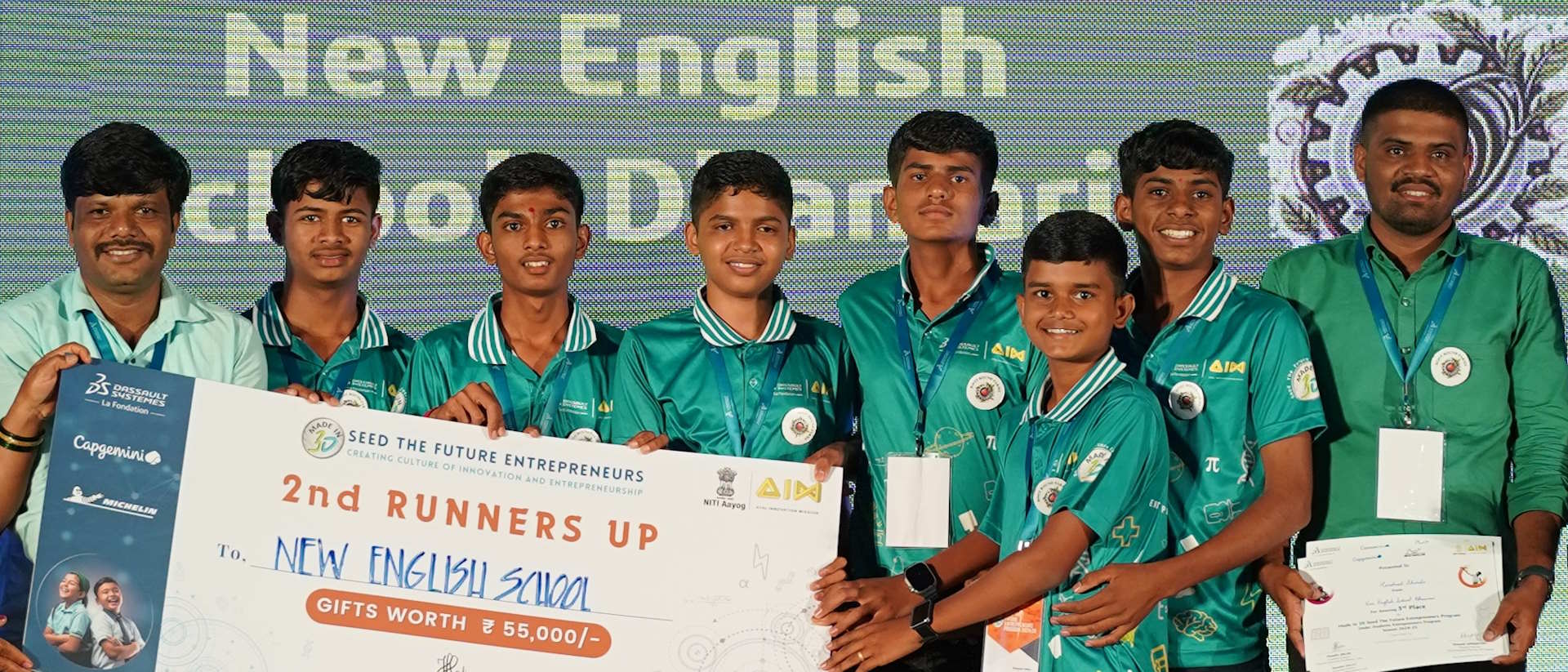 Made in 3D - Seed the Future Entrepreneurs - Students receving prize for their third place in 2024-2025 edition  > La Fondation Dassault Systèmes