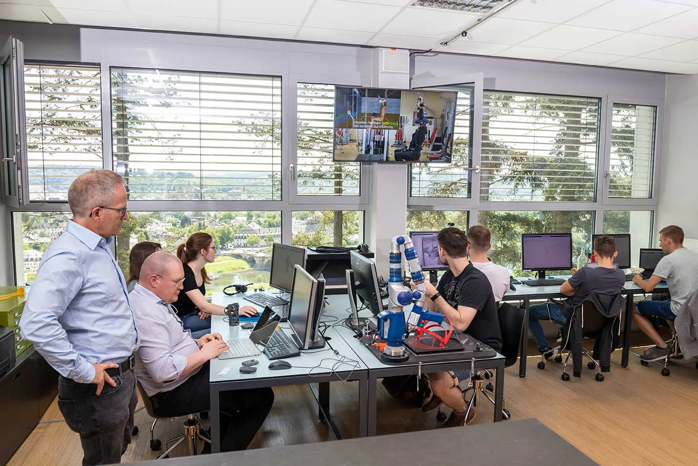 Salle de classe travaillant sur la plate-forme 3DEXPERIENCE > La Fondation Dassault Systèmes