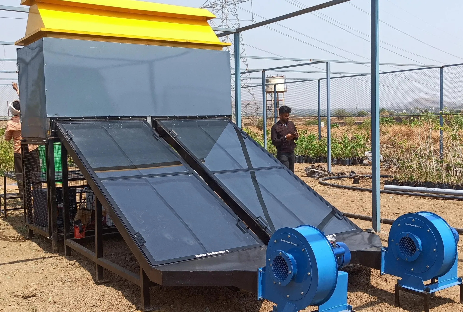 Solar dryer used by farmers in RSVC Dhamari > La Fondation Dassault Systèmes