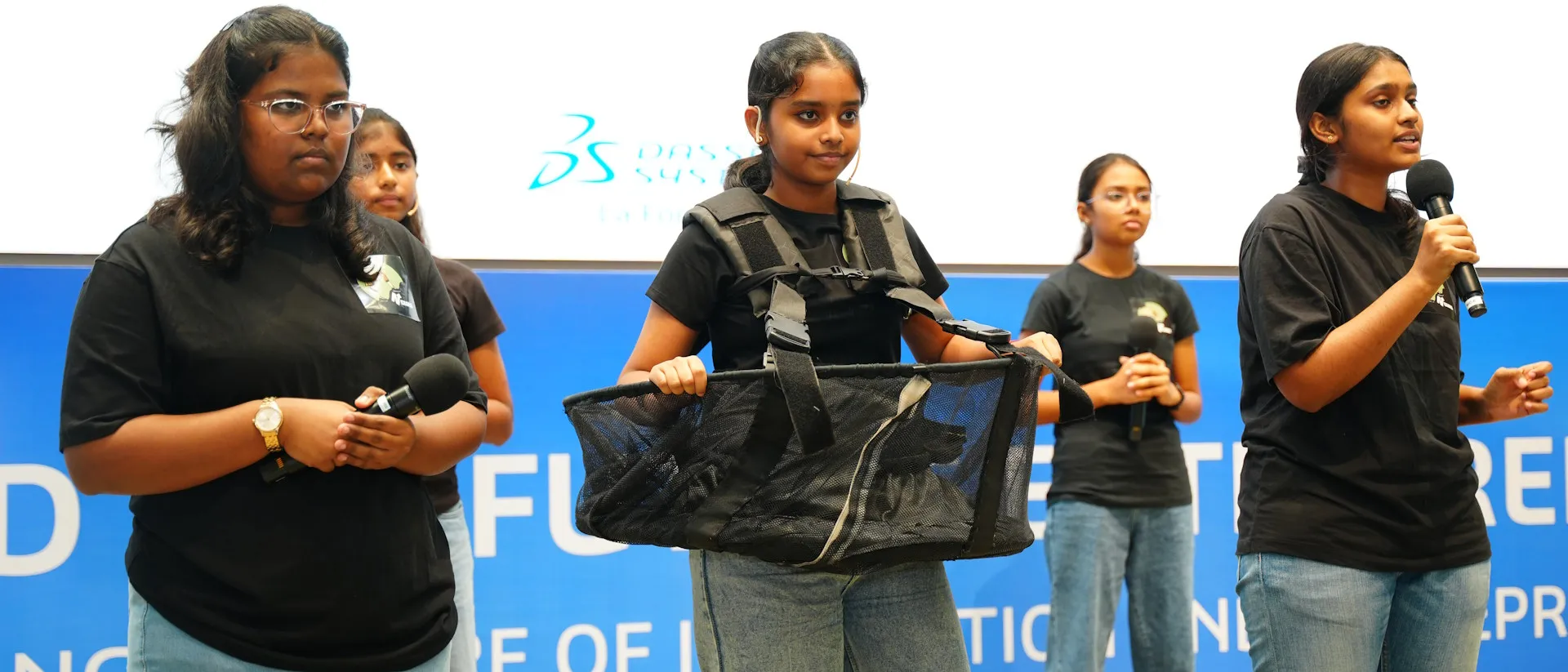 Made in 3D STFE 2026 Best All Girls Team Award > La Fondation Dassault Systèmes