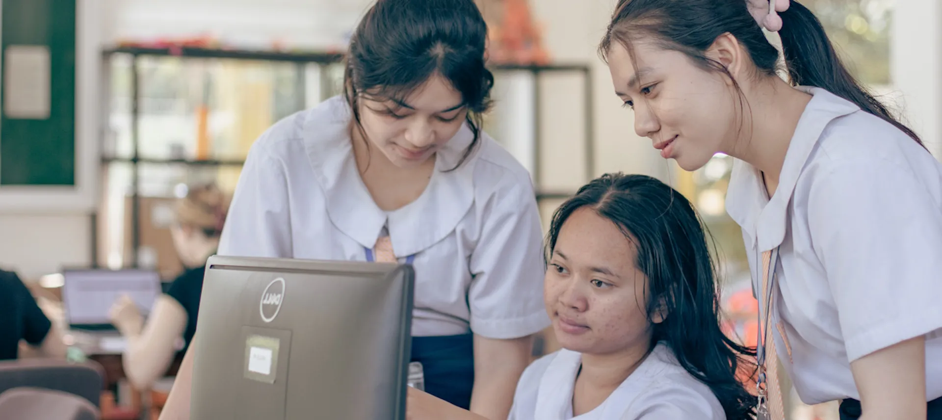 Empowering girls with 3D technology on the Toutes à l'école Happy Chandara campus > La Fondation Dassault Systèmes